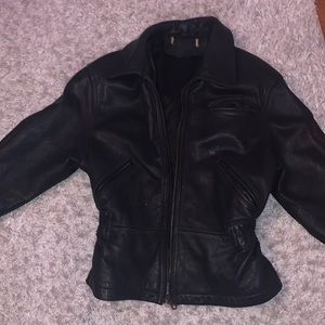 100% leather high quality jacket, inside is lined ! Perfect for winter